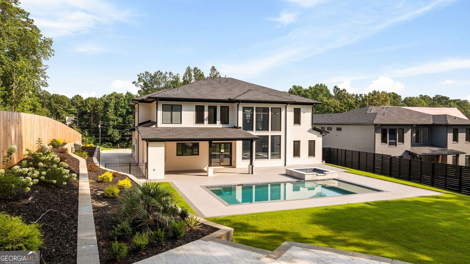 816 Riverside RD