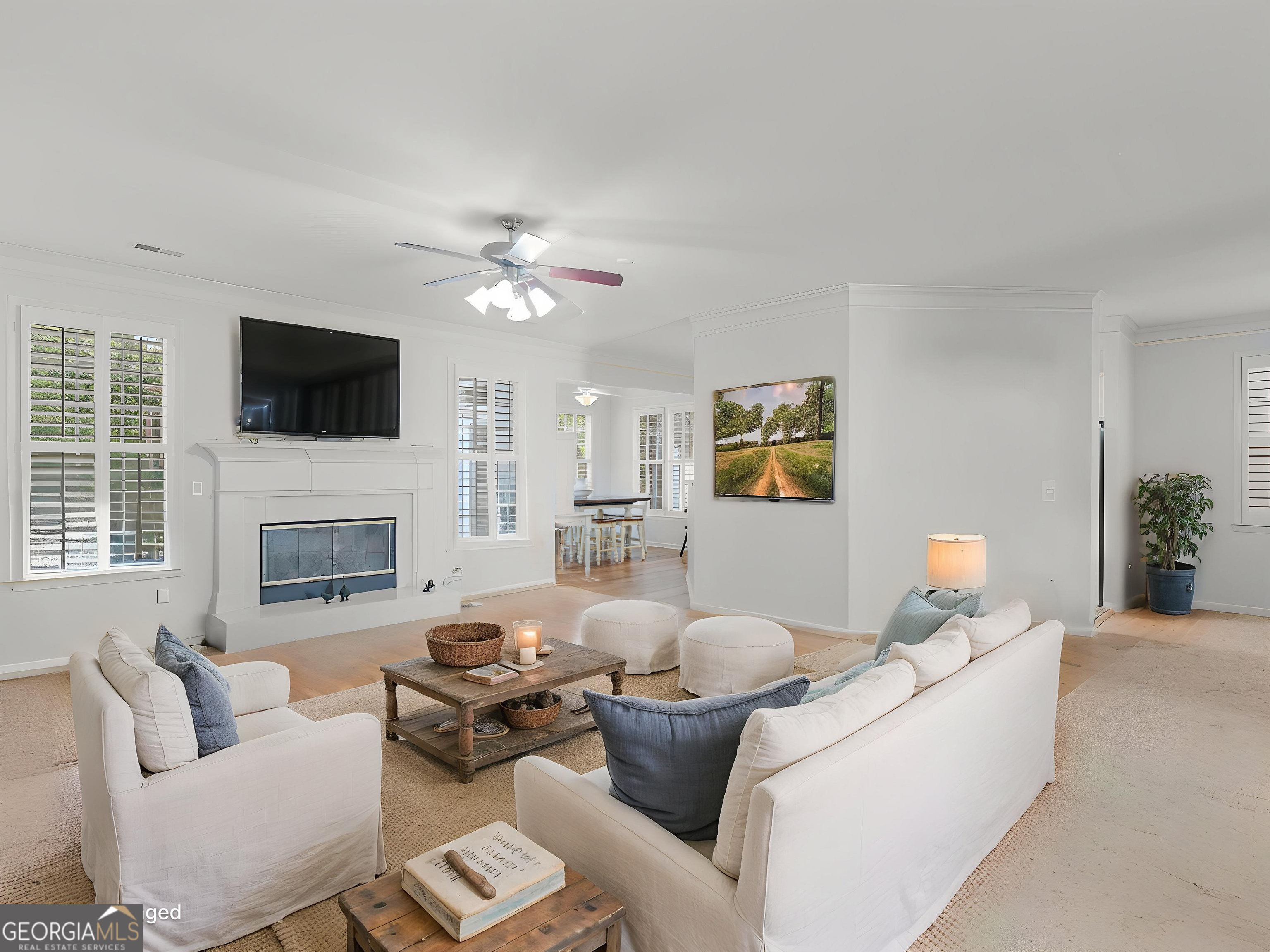 319 Lewisburg DR