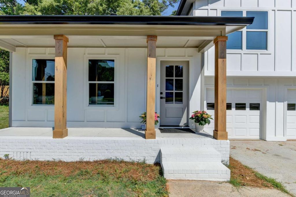 Photo of 1421 Willow Bend Drive, Snellville, GA 30078 (MLS # 10741504)