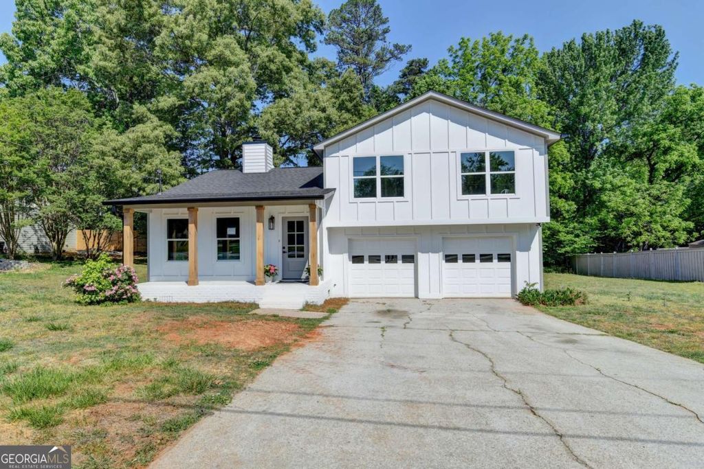 Photo of 1421 Willow Bend Drive, Snellville, GA 30078 (MLS # 10741504)