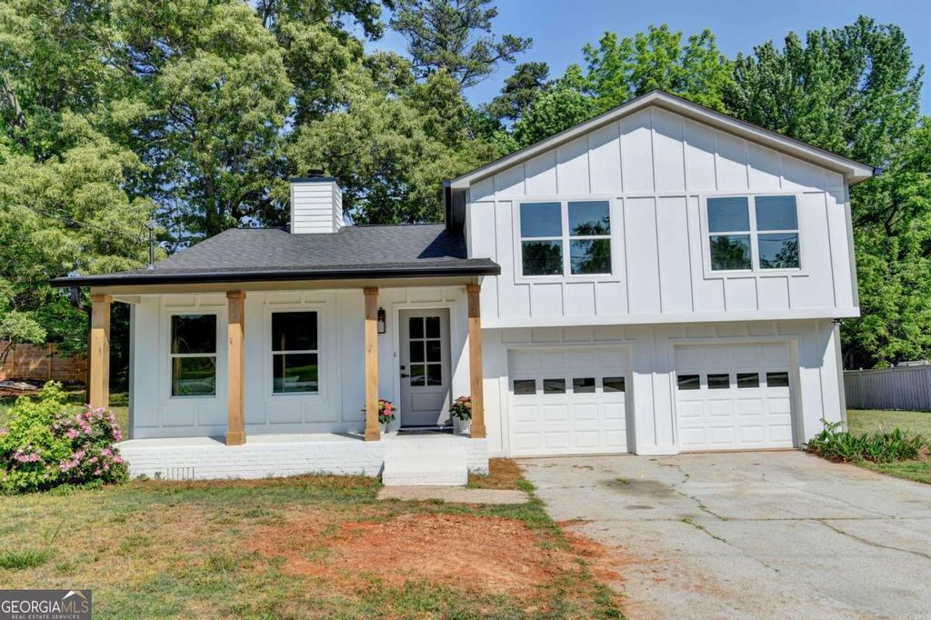 Photo of 1421 Willow Bend Drive, Snellville, GA 30078 (MLS # 10741504)