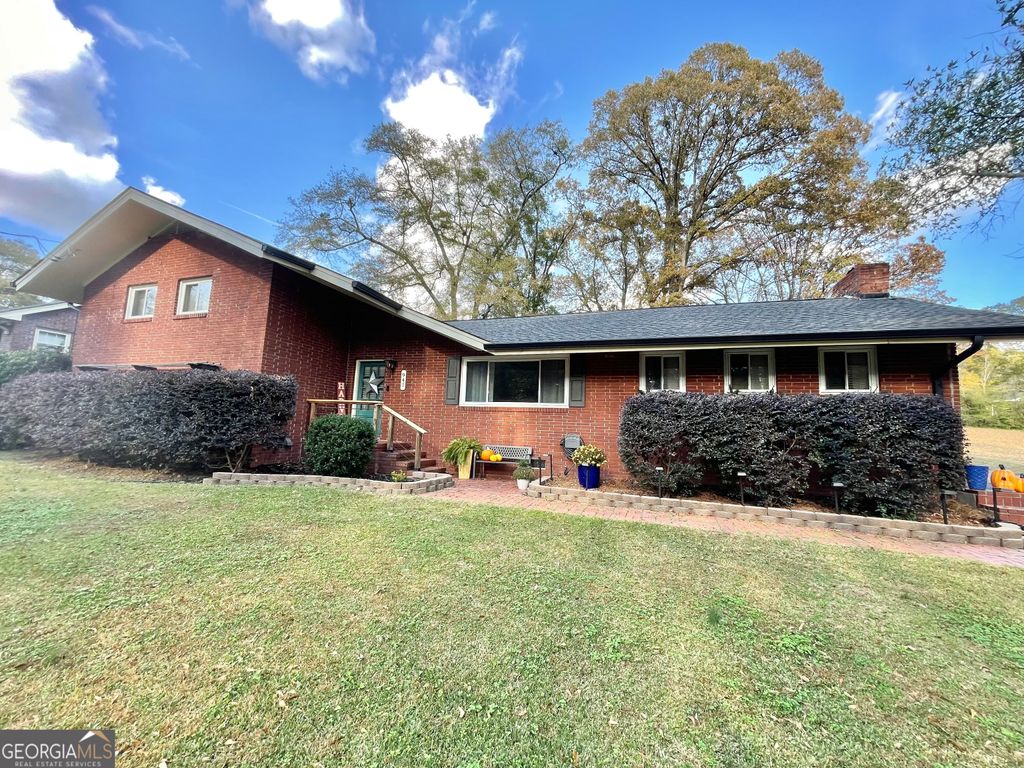 Photo of 941 Springer Dr, Griffin, GA 30224 (MLS # 10650801)