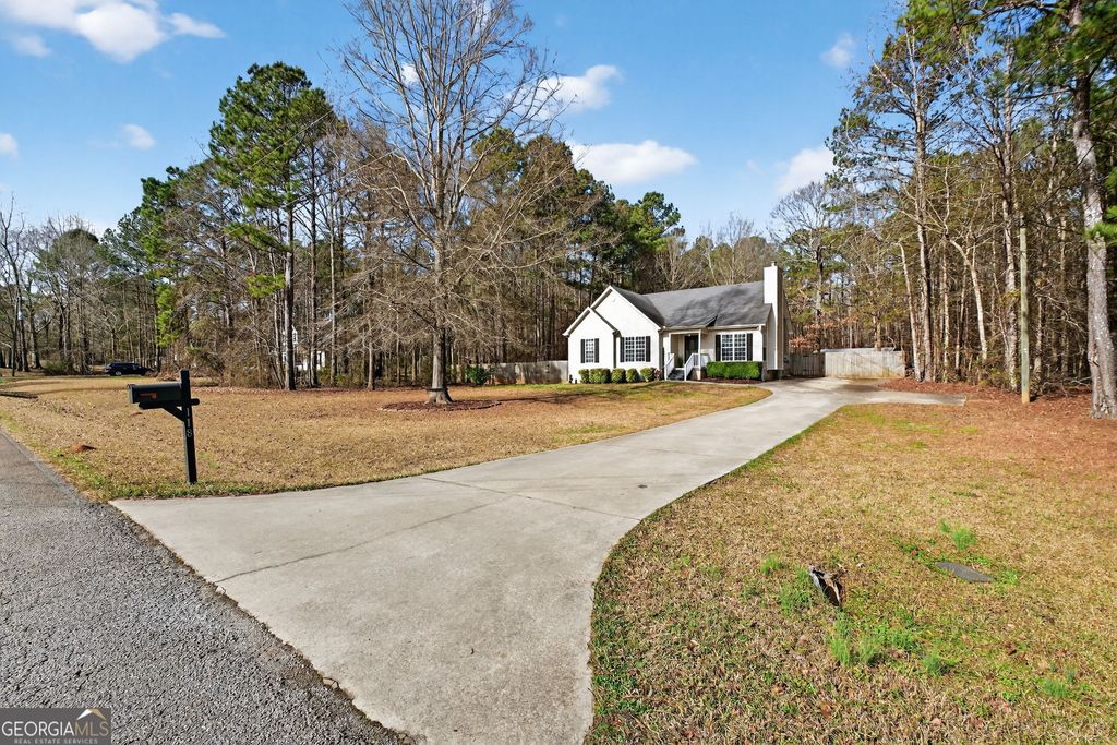 Photo of 118 Ridgeway Rd, Milner, GA 30257 (MLS # 10671105)