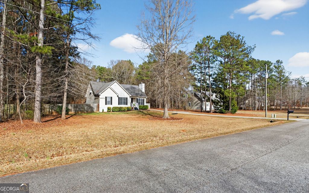 Photo of 118 Ridgeway Rd, Milner, GA 30257 (MLS # 10671105)