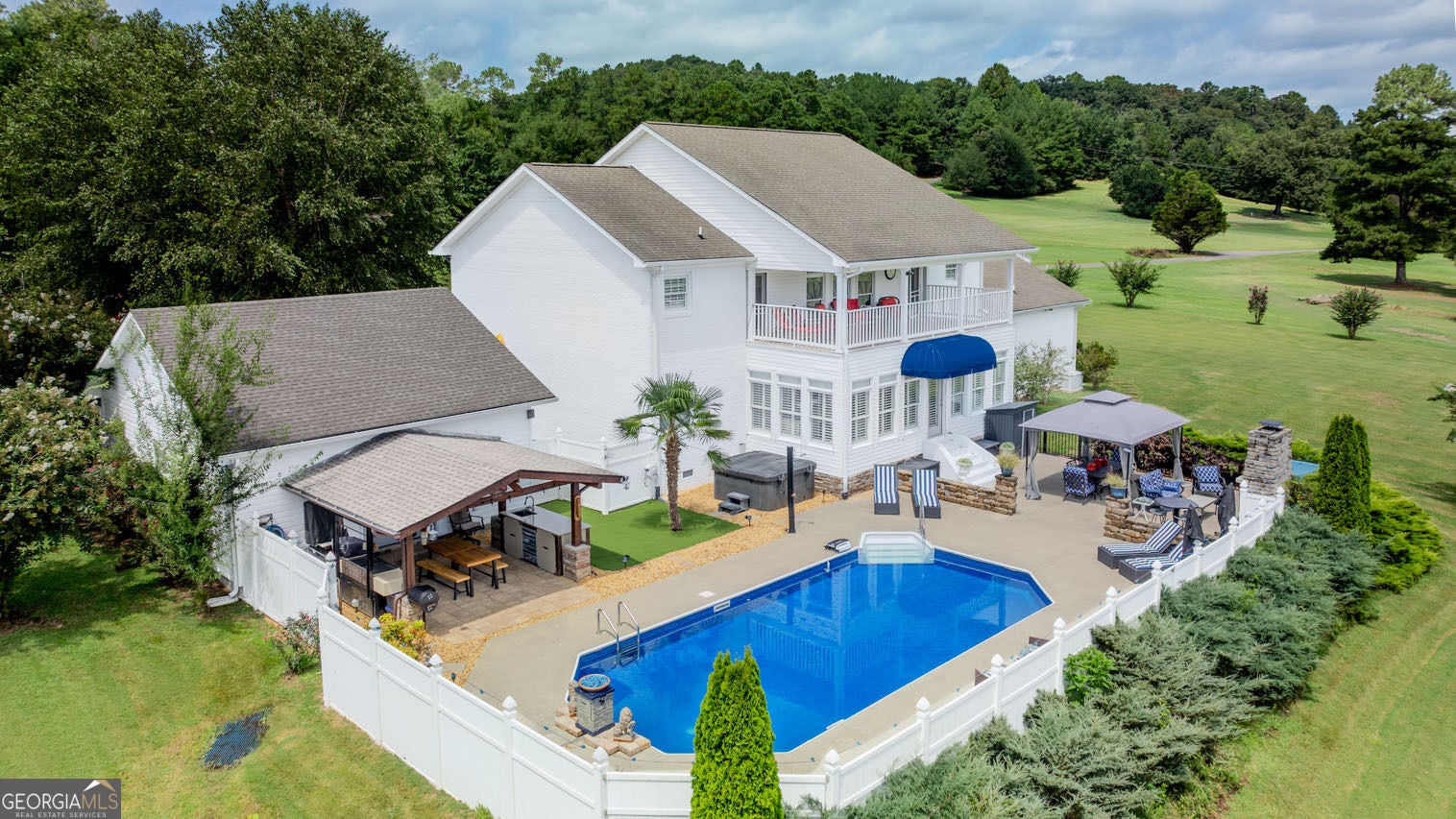 149 Golf Course LN