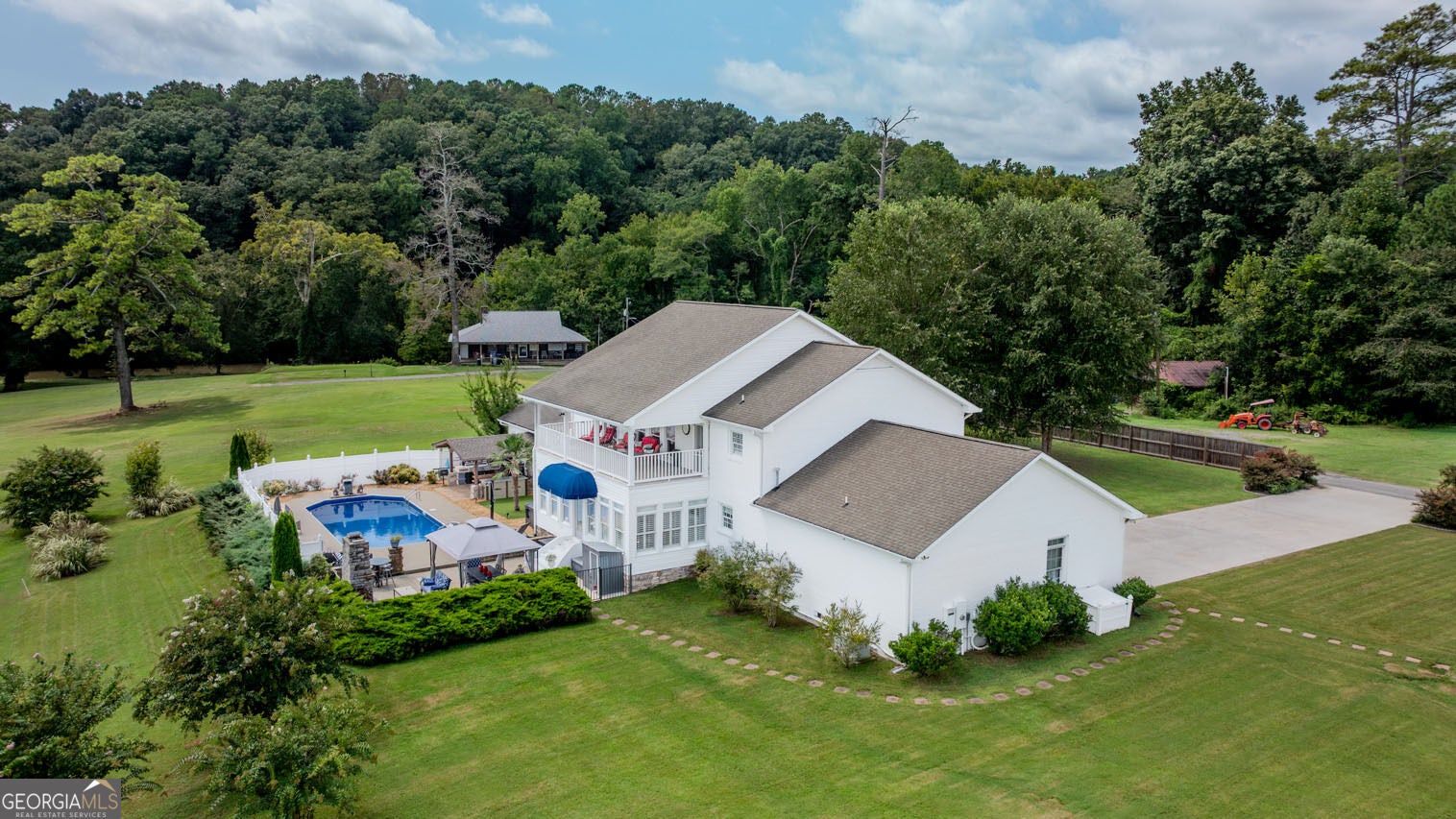 149 Golf Course LN