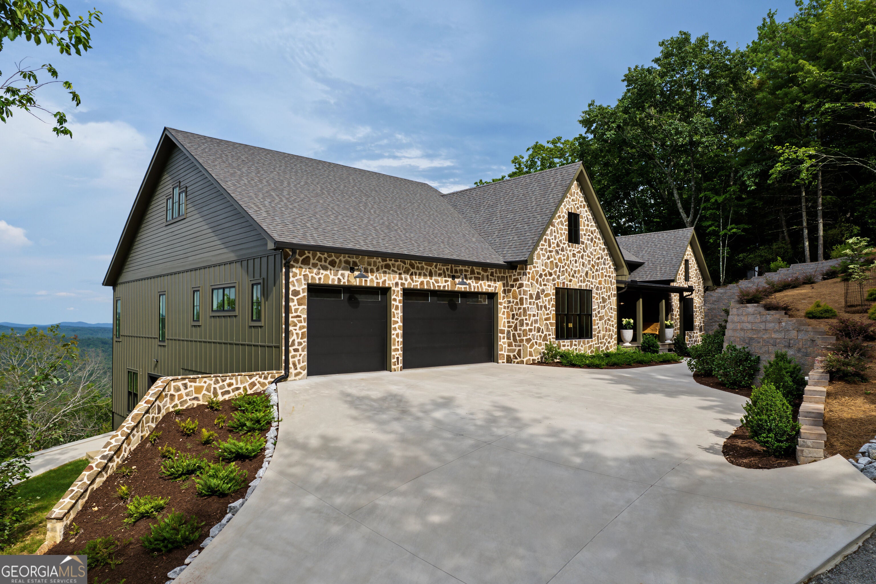 1095 Rabun Bluffs DR