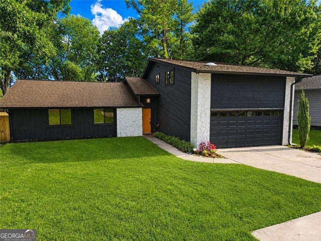 Photo of 1217 Fairfield Drive, Marietta, GA 30068 (MLS # 10826231)