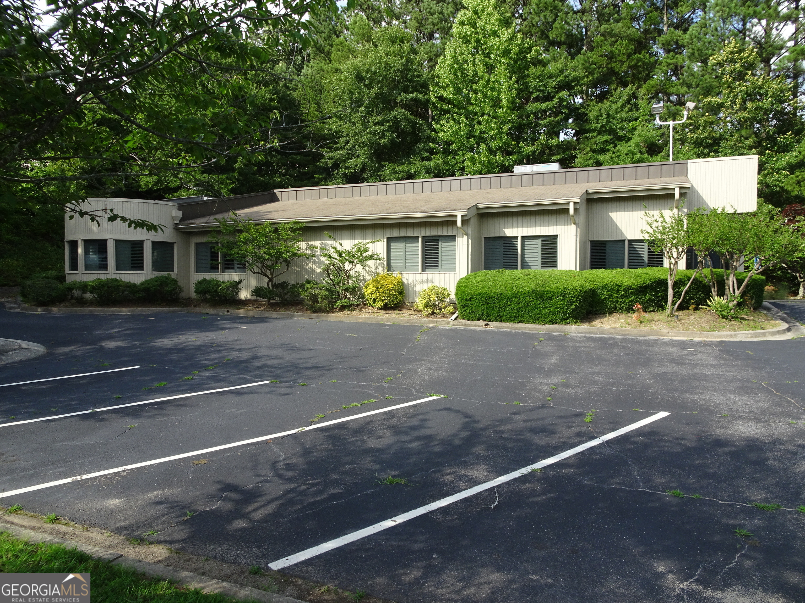 2200 Fountain DR