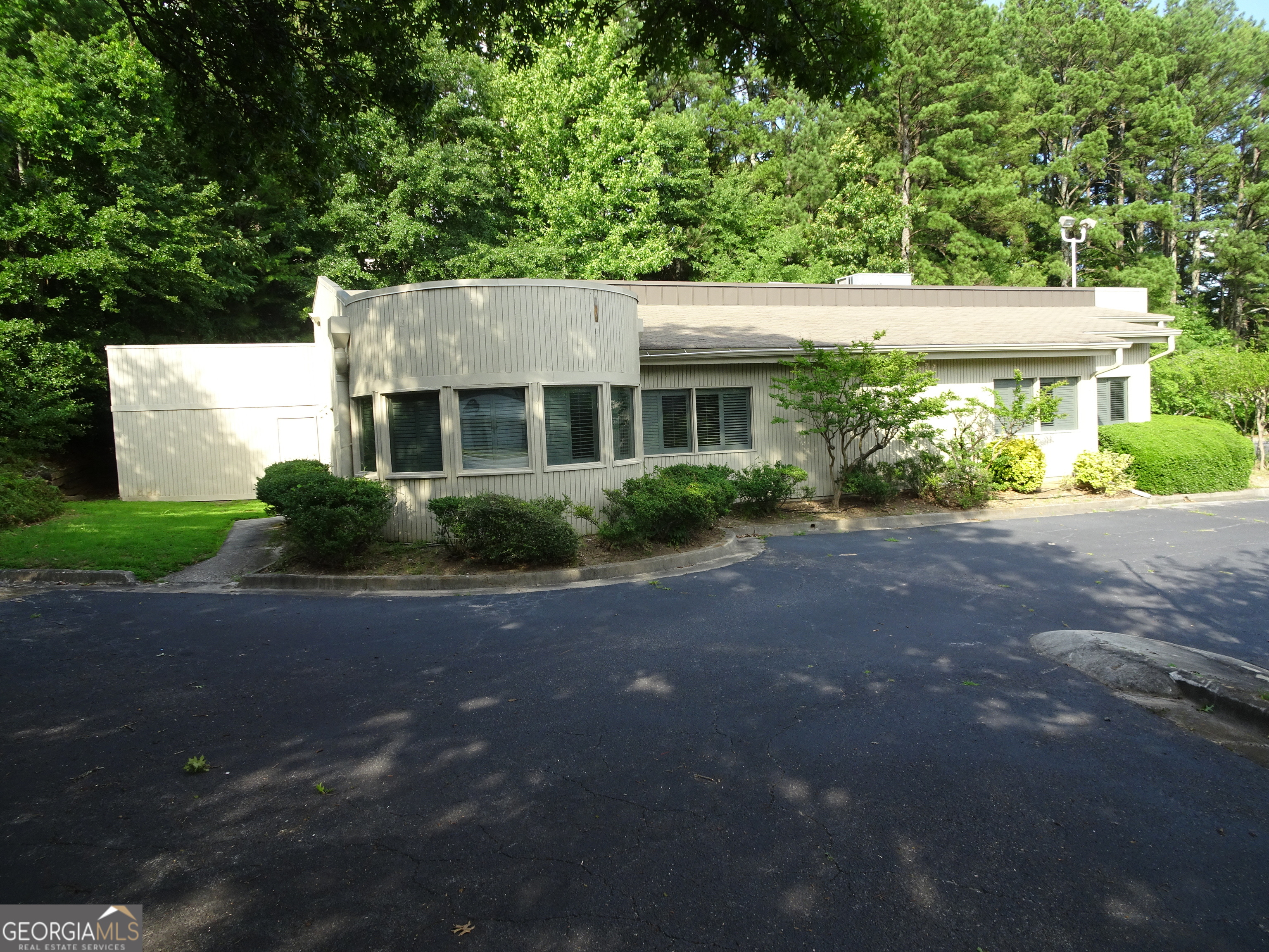 2200 Fountain DR