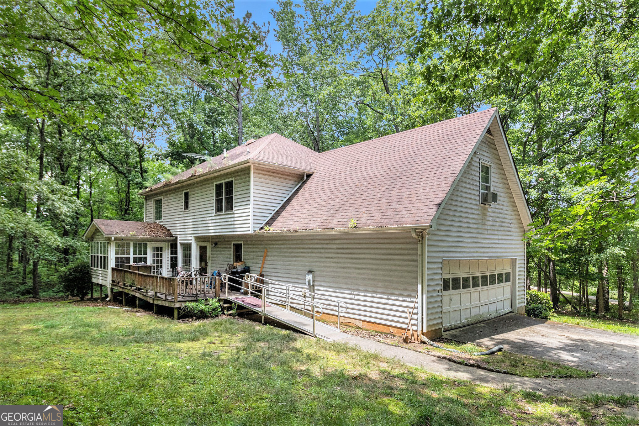 1722 Luther Bailey RD