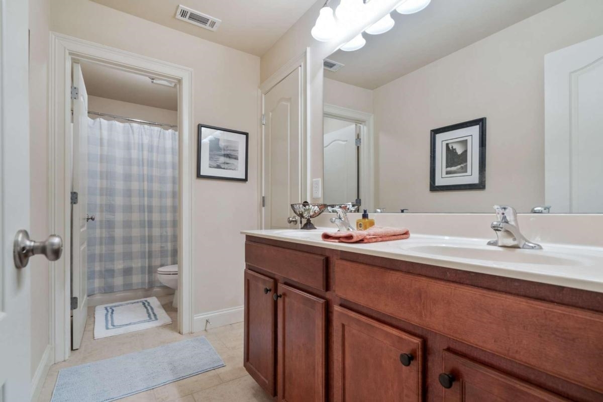 Oakland Trace - Residential
