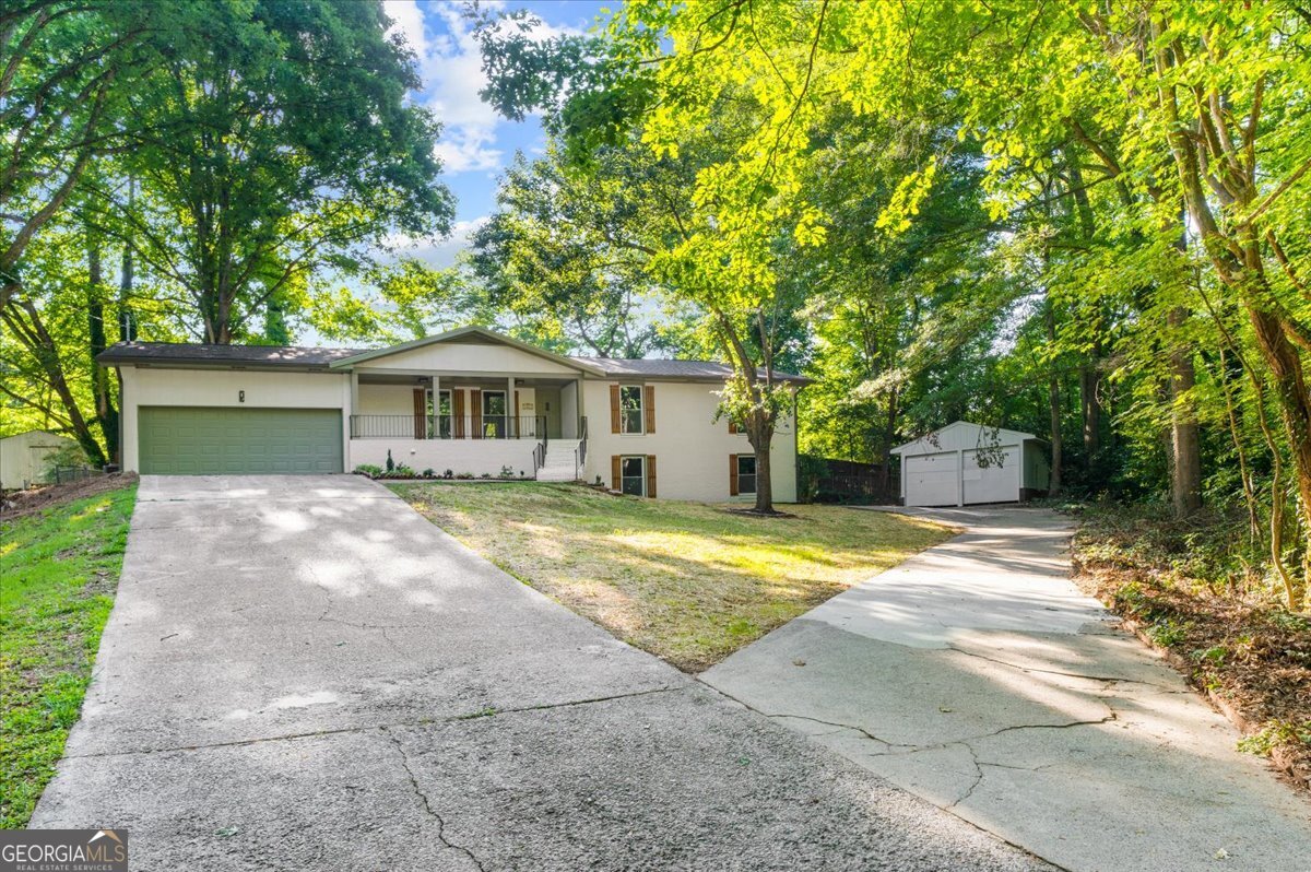 1661 Oak Ridge CIR SW