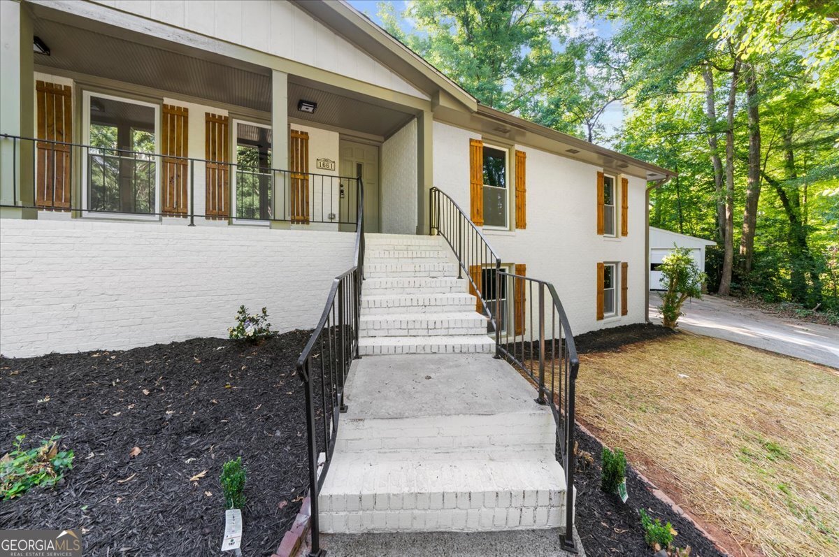 1661 Oak Ridge CIR SW