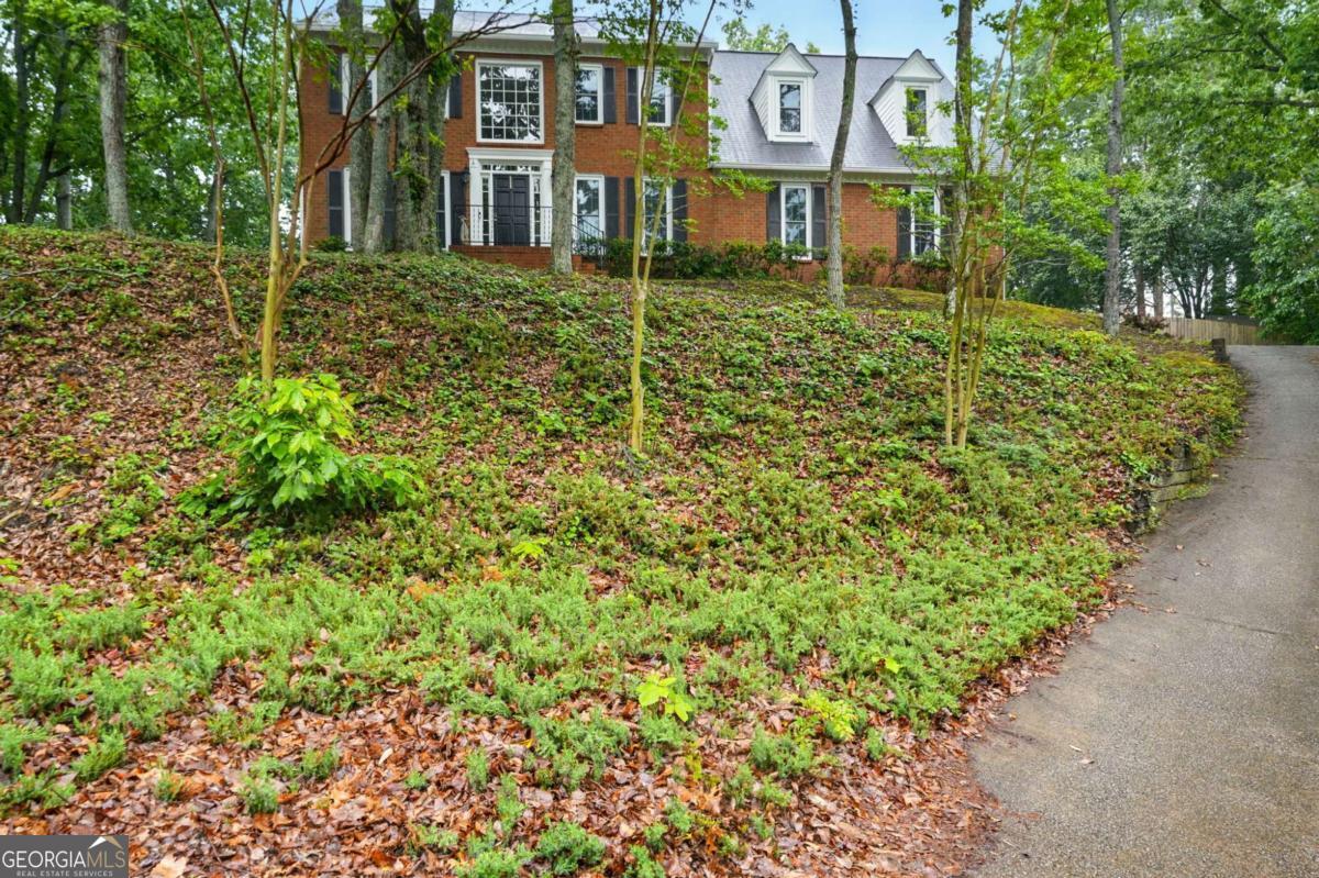 1825 Crescent RDG