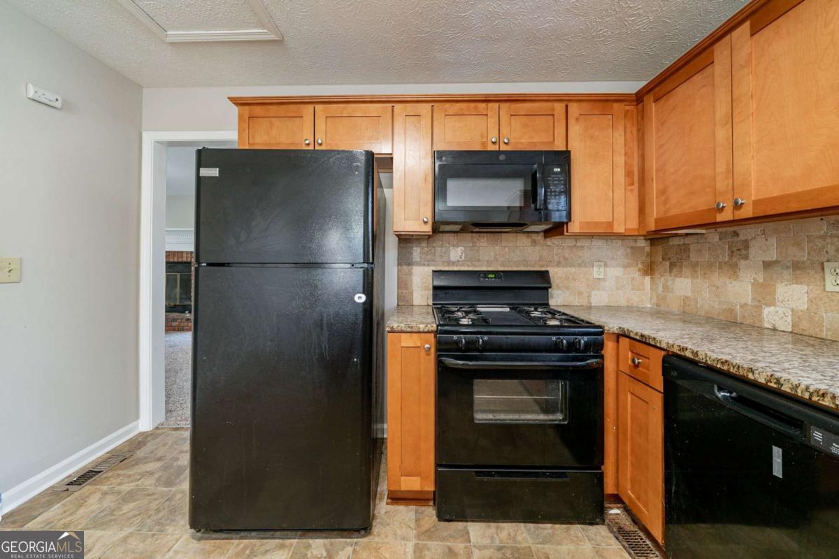 895 Tyrell DR