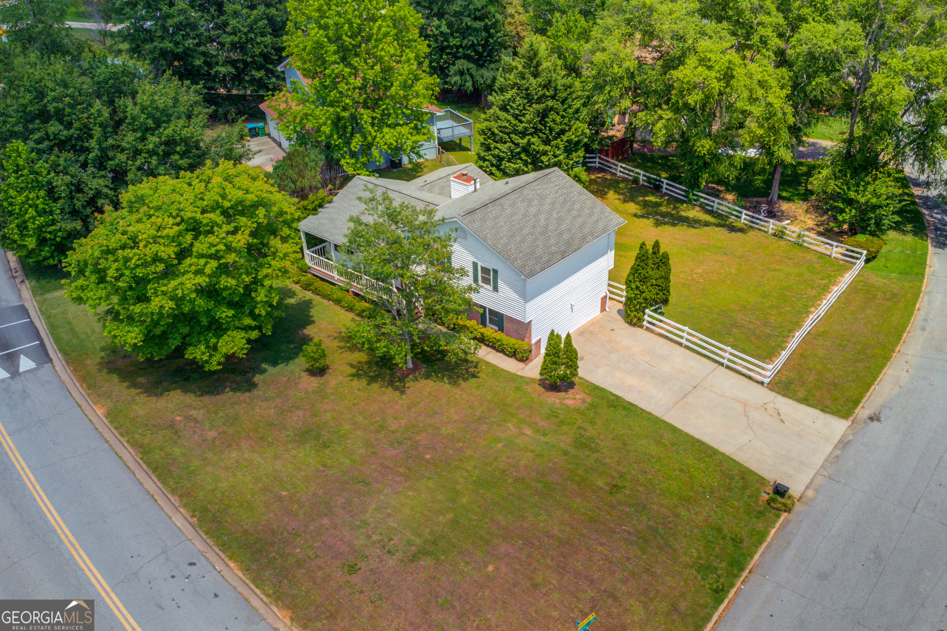 2584 Gravitt RD