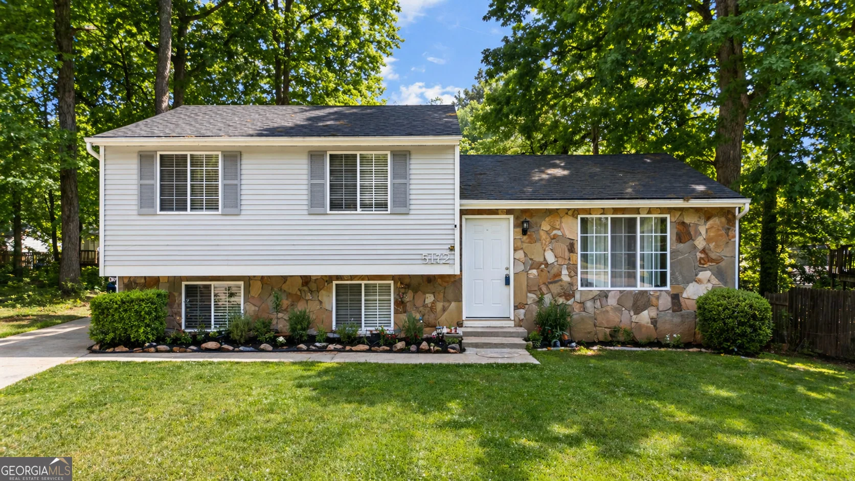 5172 Scarbrough Trail W