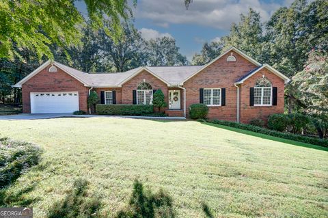 175 Thornwood DR SE Calhoun GA 30701