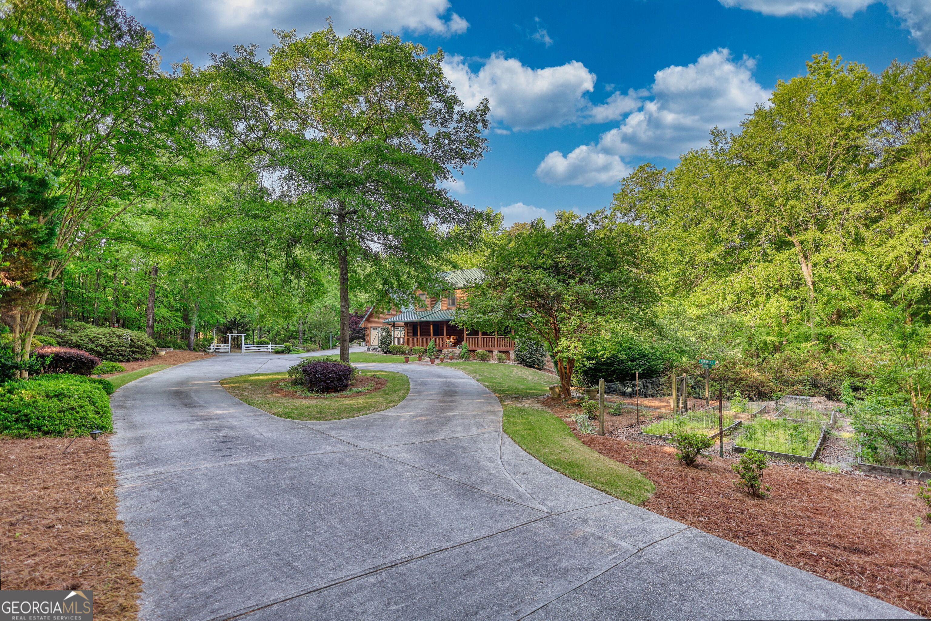 393 Edwards RD