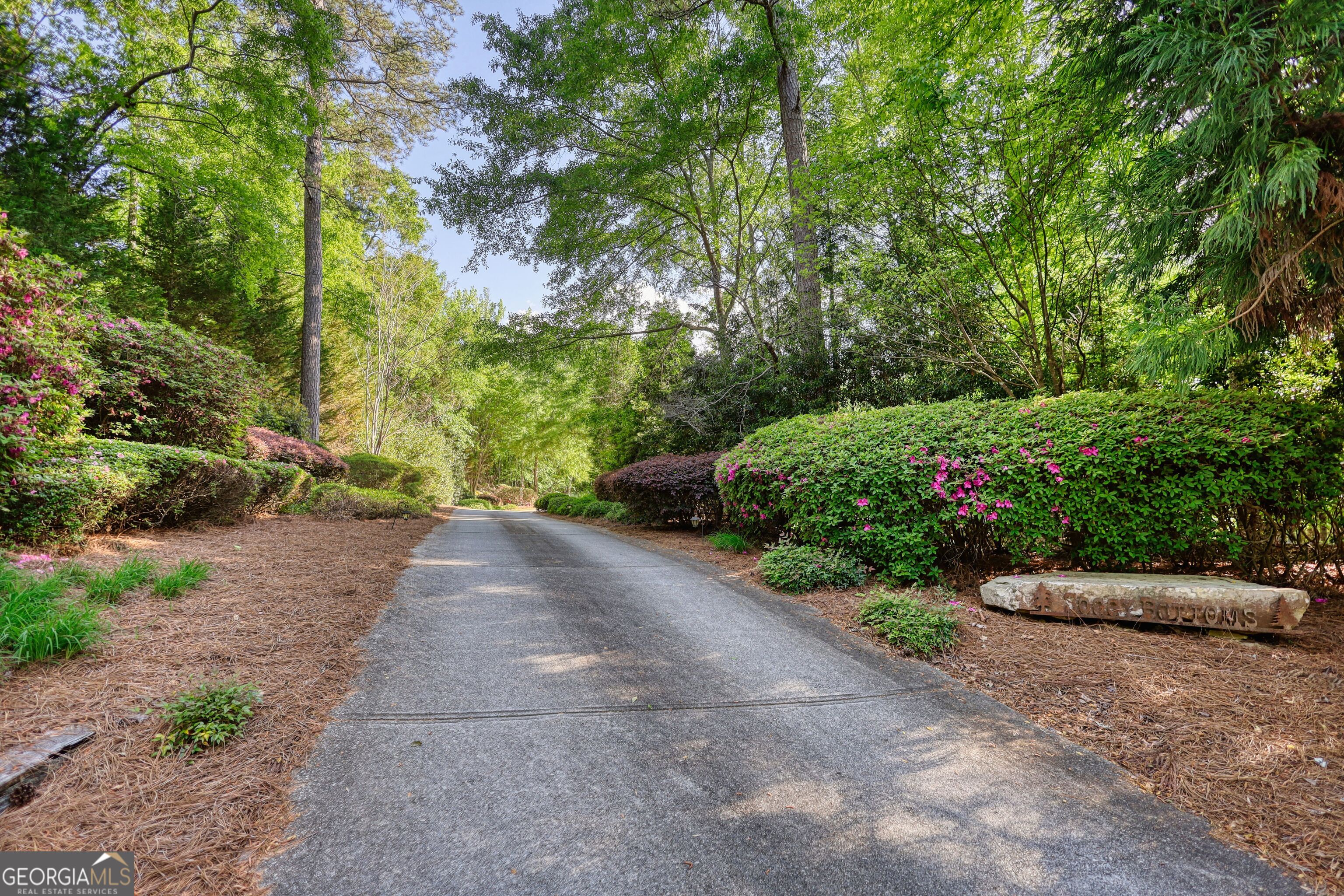 393 Edwards RD