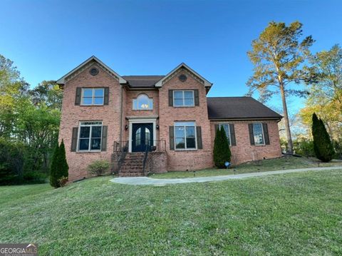 Single Family Residence in Lithonia GA 5604 Fox Den Trail.jpg