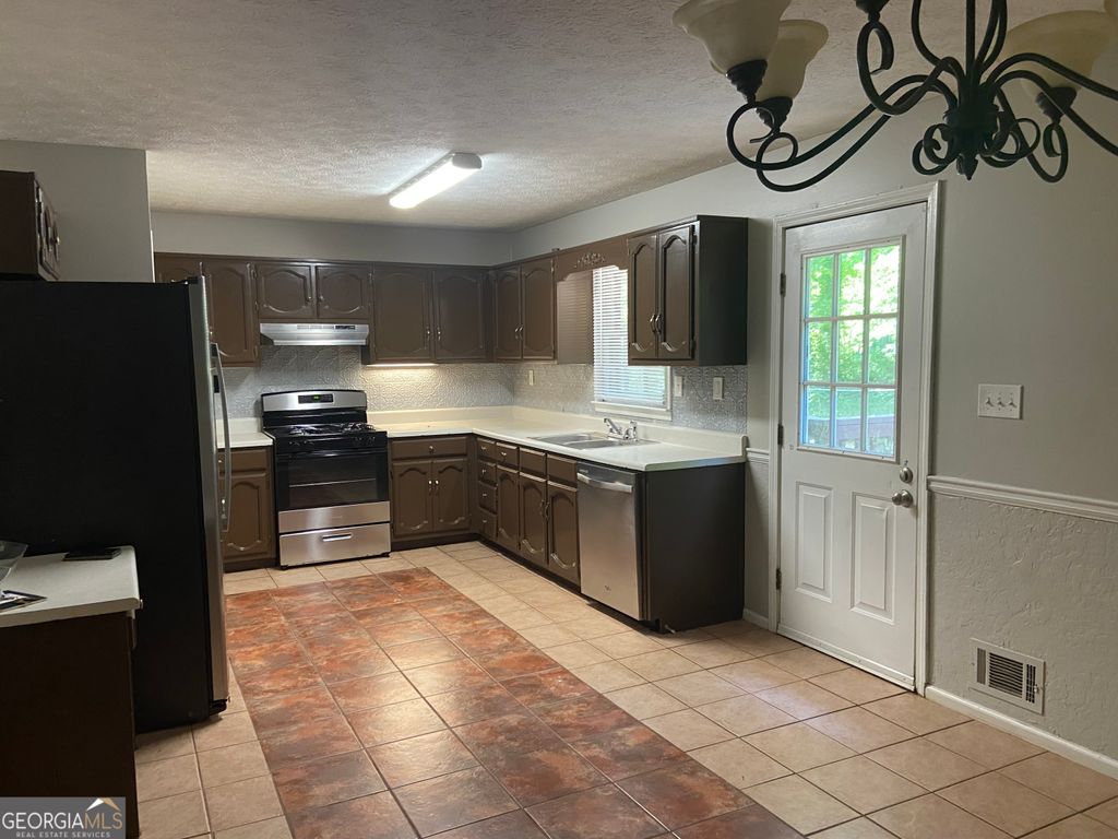 Photo of 146 Camp Creek Drive, Stockbridge, GA 30281 (MLS # 10740612)