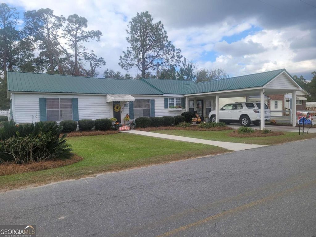 Photo of 30 S Mccrorie Street, Baxley, GA 31513 (MLS # 10731807)