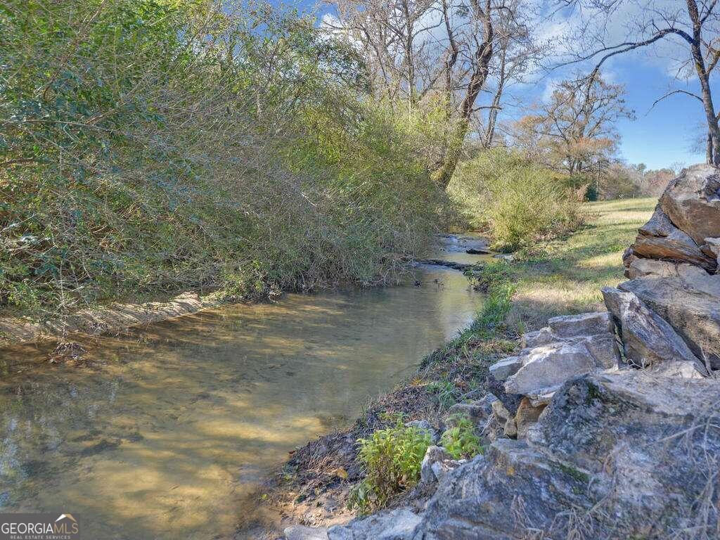 597 Highway 82