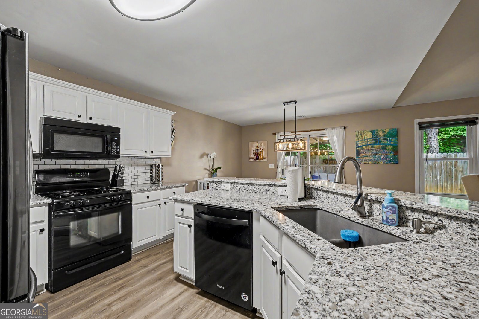 206 Park PL