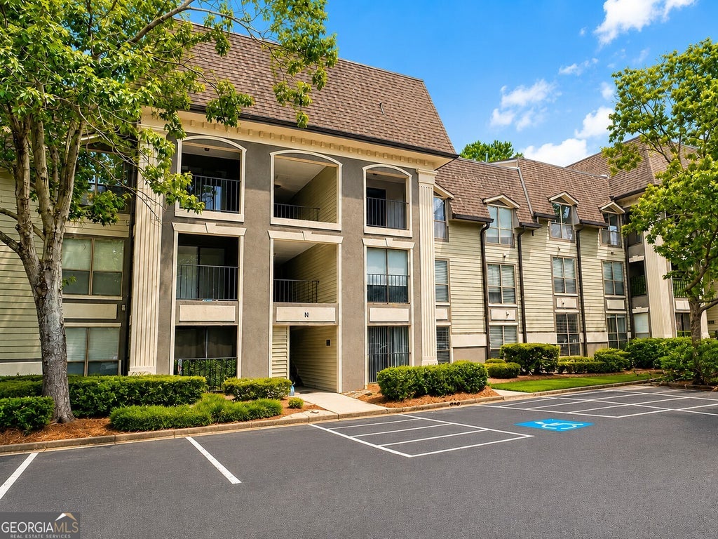 Photo of 2657 Lenox Road NE #APT 181, Atlanta, GA 30324 (MLS # 10808773)