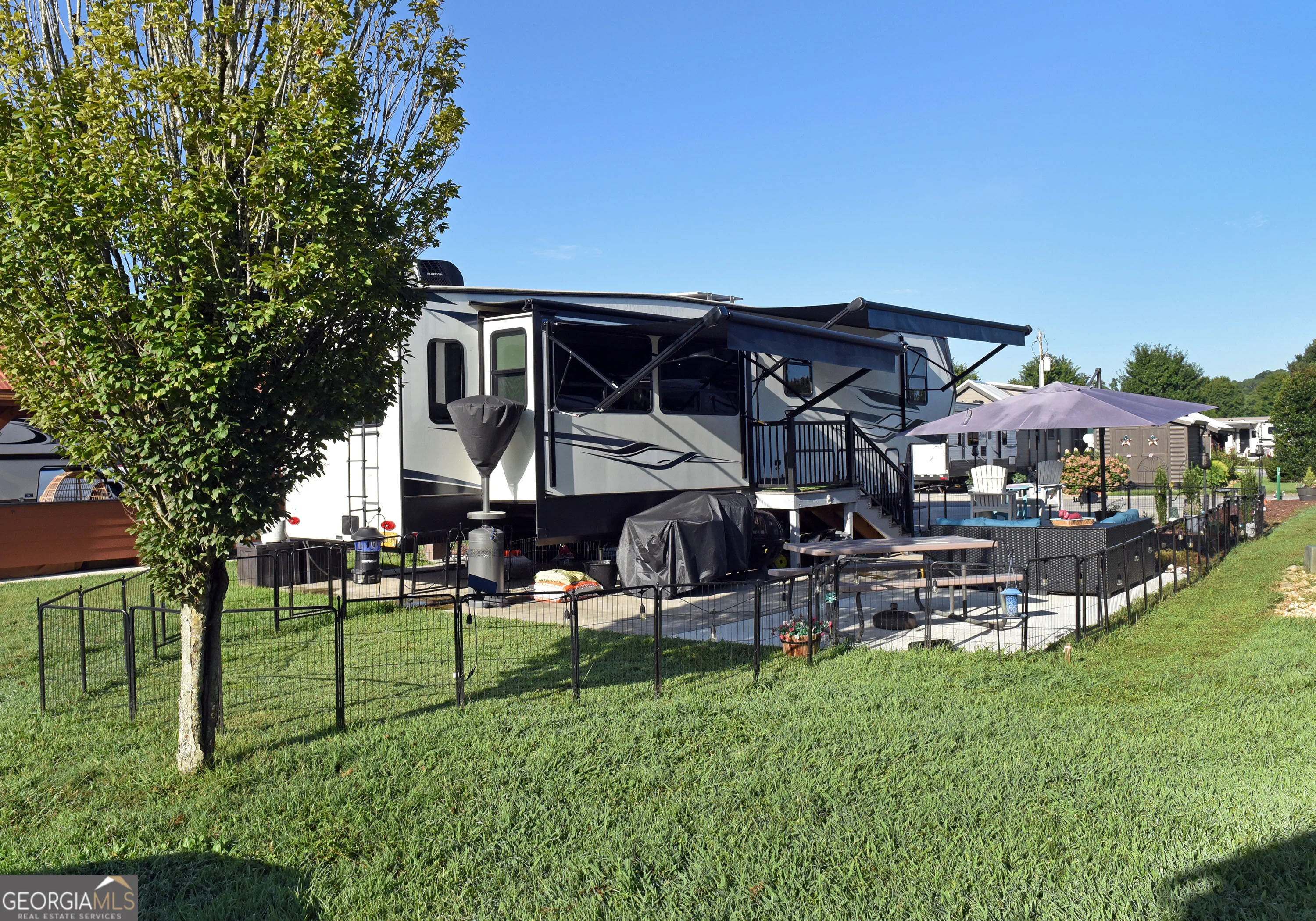 17 Mountain Vista Road