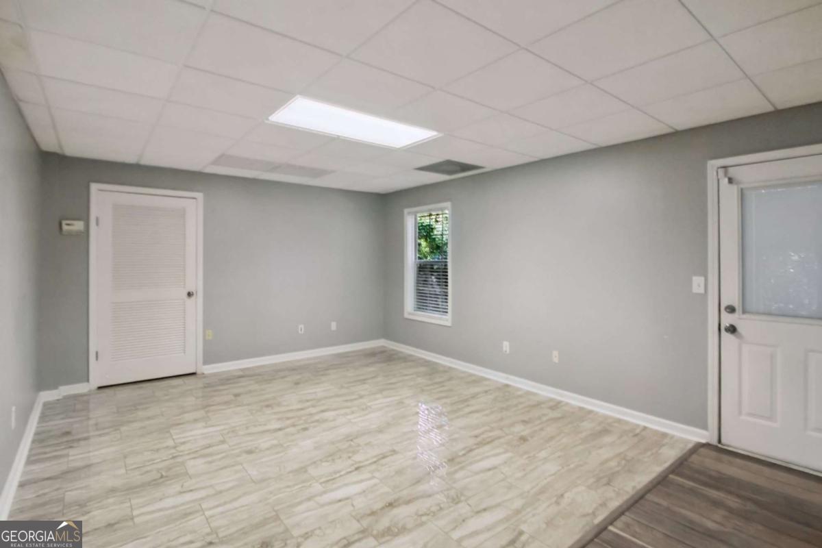 Vinings Crossing - Residential Lease