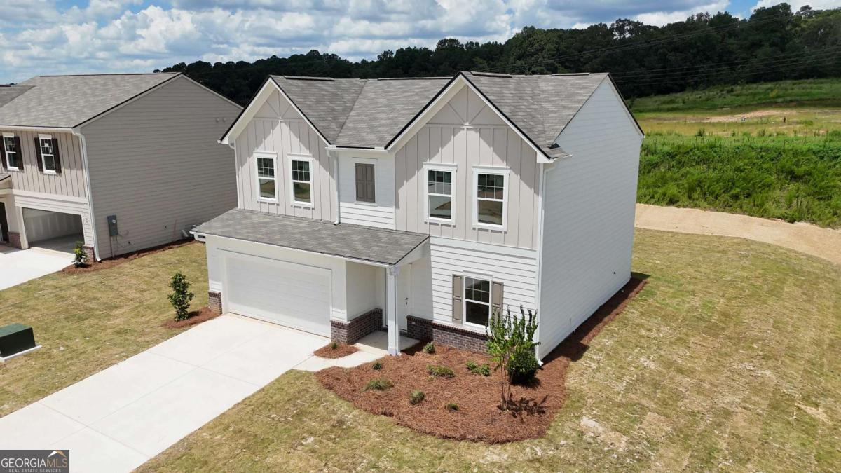 153 Long DR