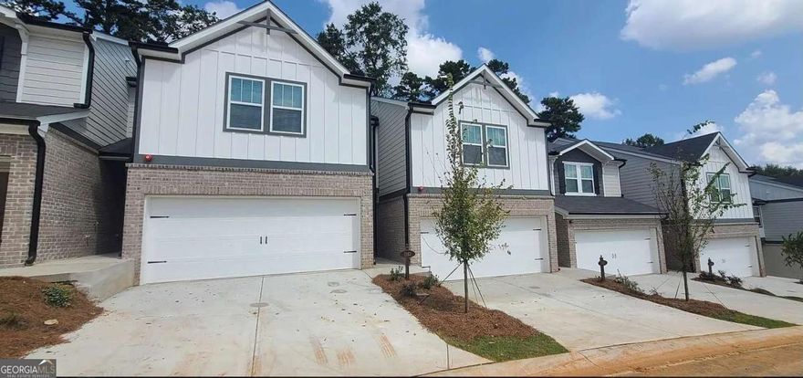 Spacious and modern 3-bedroom, 2.5-bath townhome in the sought-after BellCOs Landing Community! Designed for modern living, this home features an open and airy floor plan, a stylish kitchen with a spacious island, gray cabinetry, granite countertops, and durable LVP flooring. Upstairs, you'll find three well-appointed bedrooms, including a spacious master suite with a double vanity and tiled shower, a Jack-and-Jill bathroom, and a convenient upper-level laundry room. The versatile loft area is perfect for a home office or additional living space. A 2-car garage and easy access to I-75 and I-575 make commuting to Downtown Atlanta effortless. Enjoy fantastic community amenities, including a dog park and playground, while being just minutes from the charming shops of historic Marietta Square and the scenic trails of Kennesaw Mountain. DonCOt miss out on this incredible opportunityCoschedule your showing today!