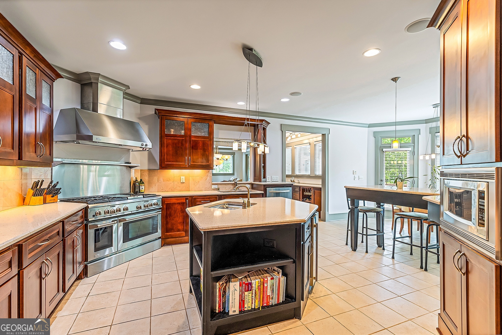 3343 Heathchase LN
