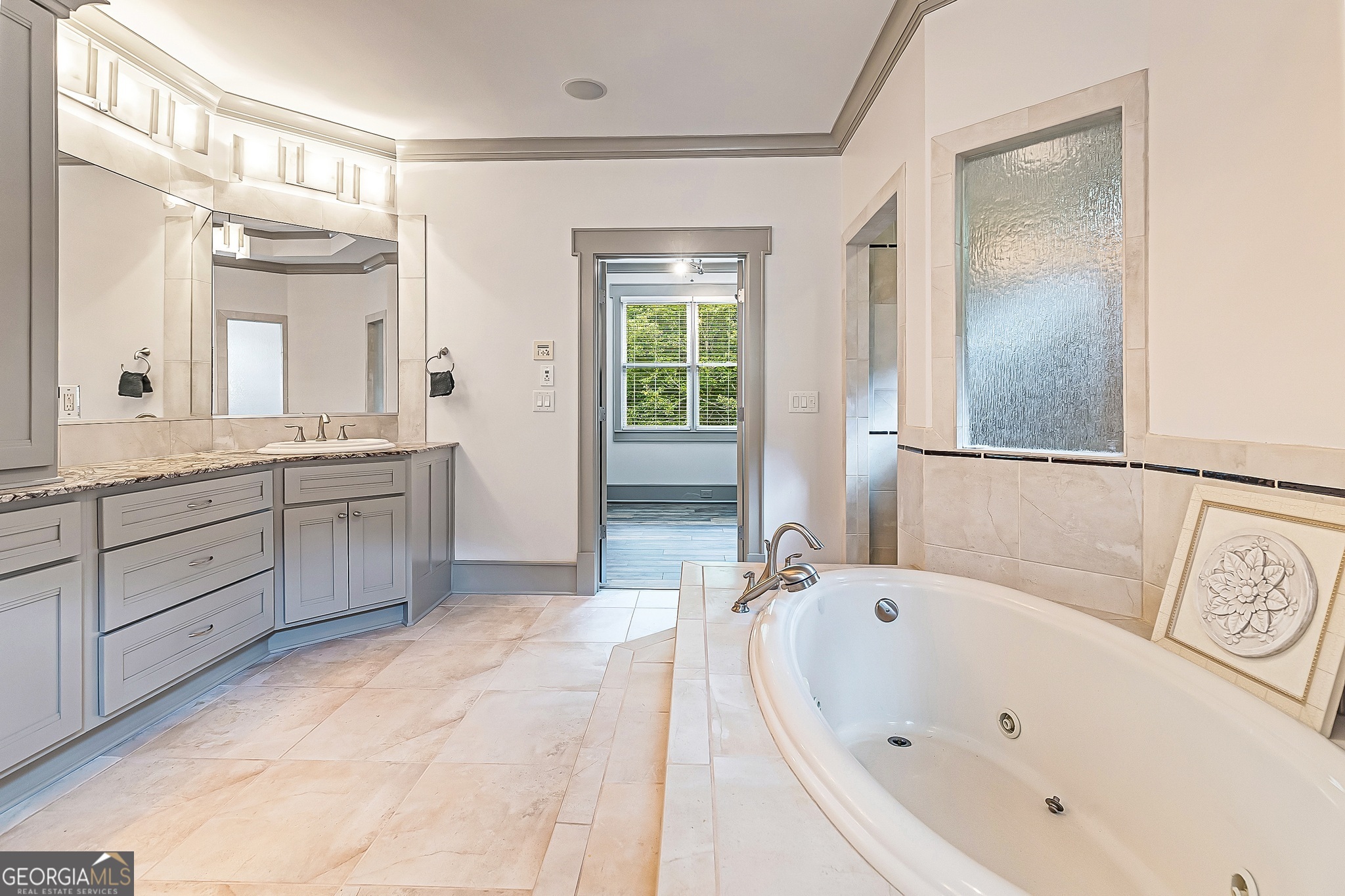 3343 Heathchase LN