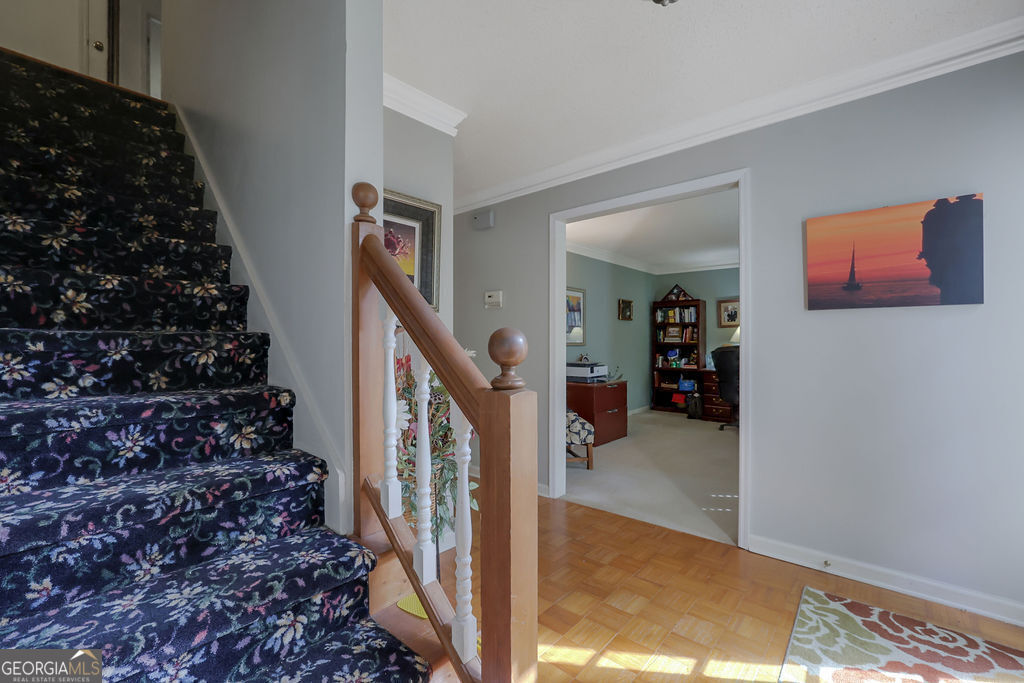 1527 Ridgewood DR SW