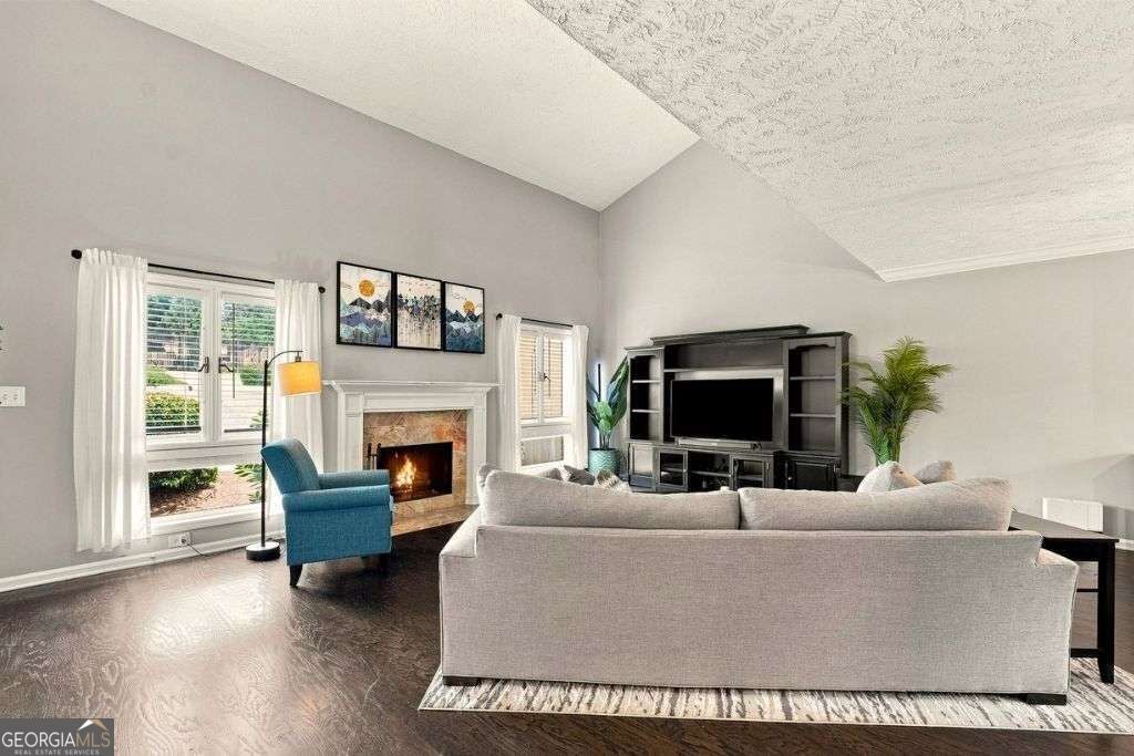 3249 Clairmont North NE