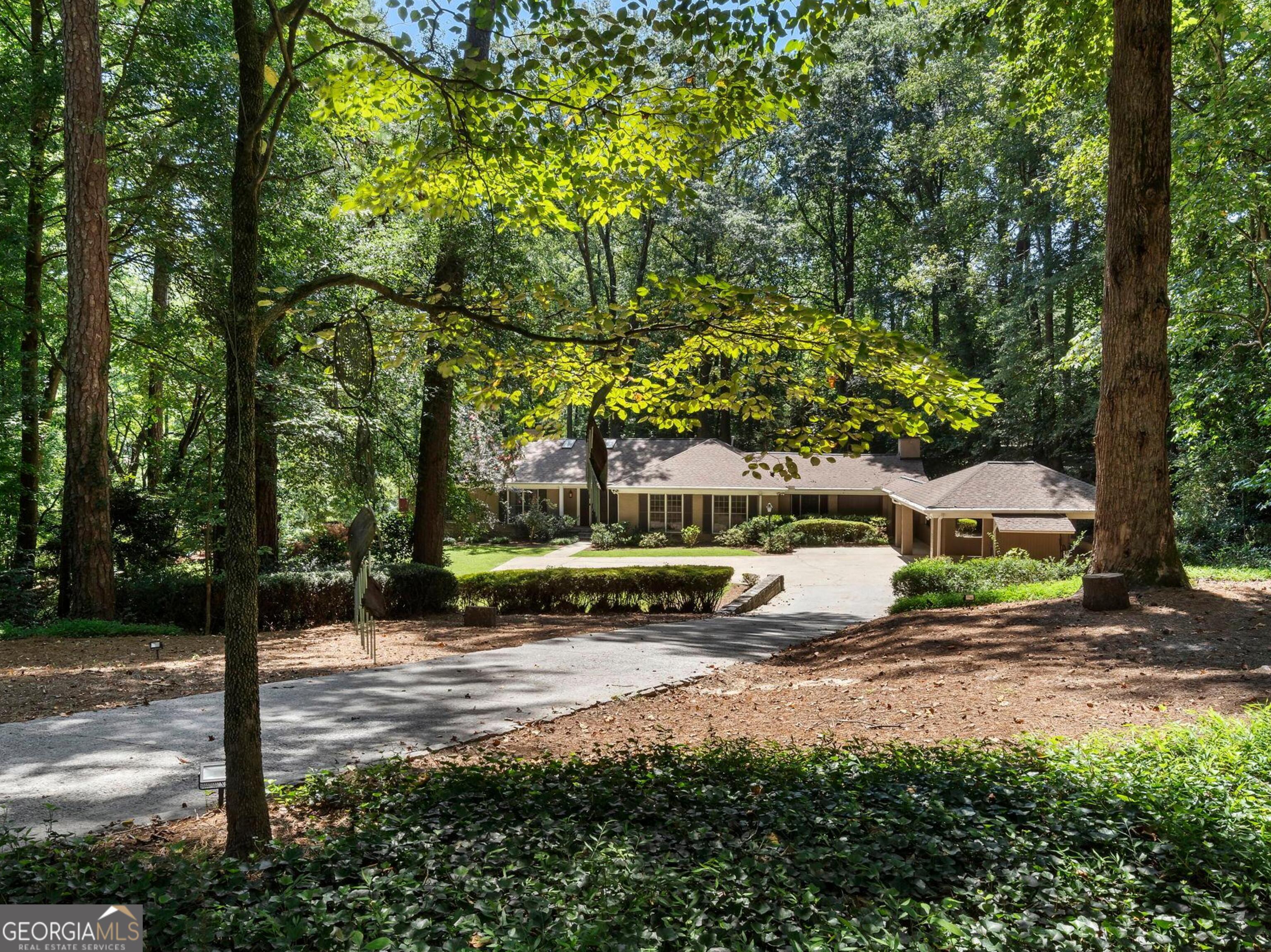 1190 West Wesley RD NW