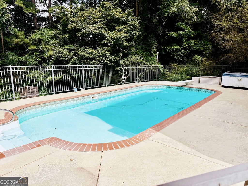 Photo of 206 Sturbridge Drive, Lagrange, GA 30240 (MLS # 10822089)