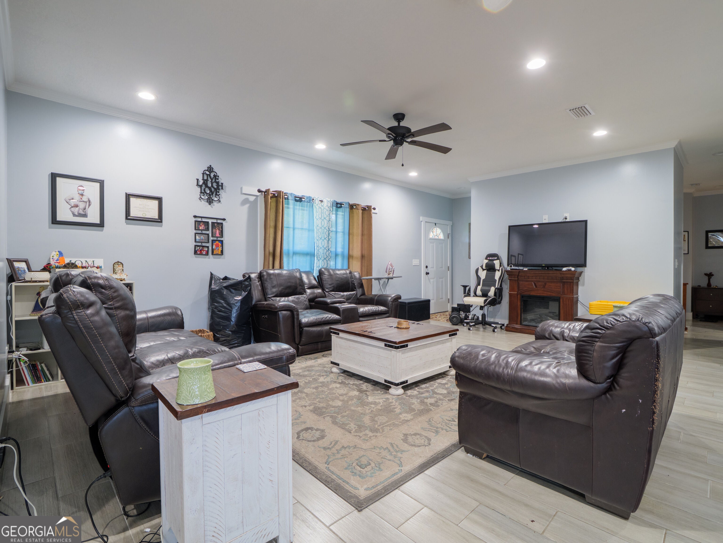 2301 Azalea DR