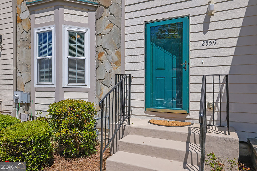 2555 Summit Cove DR