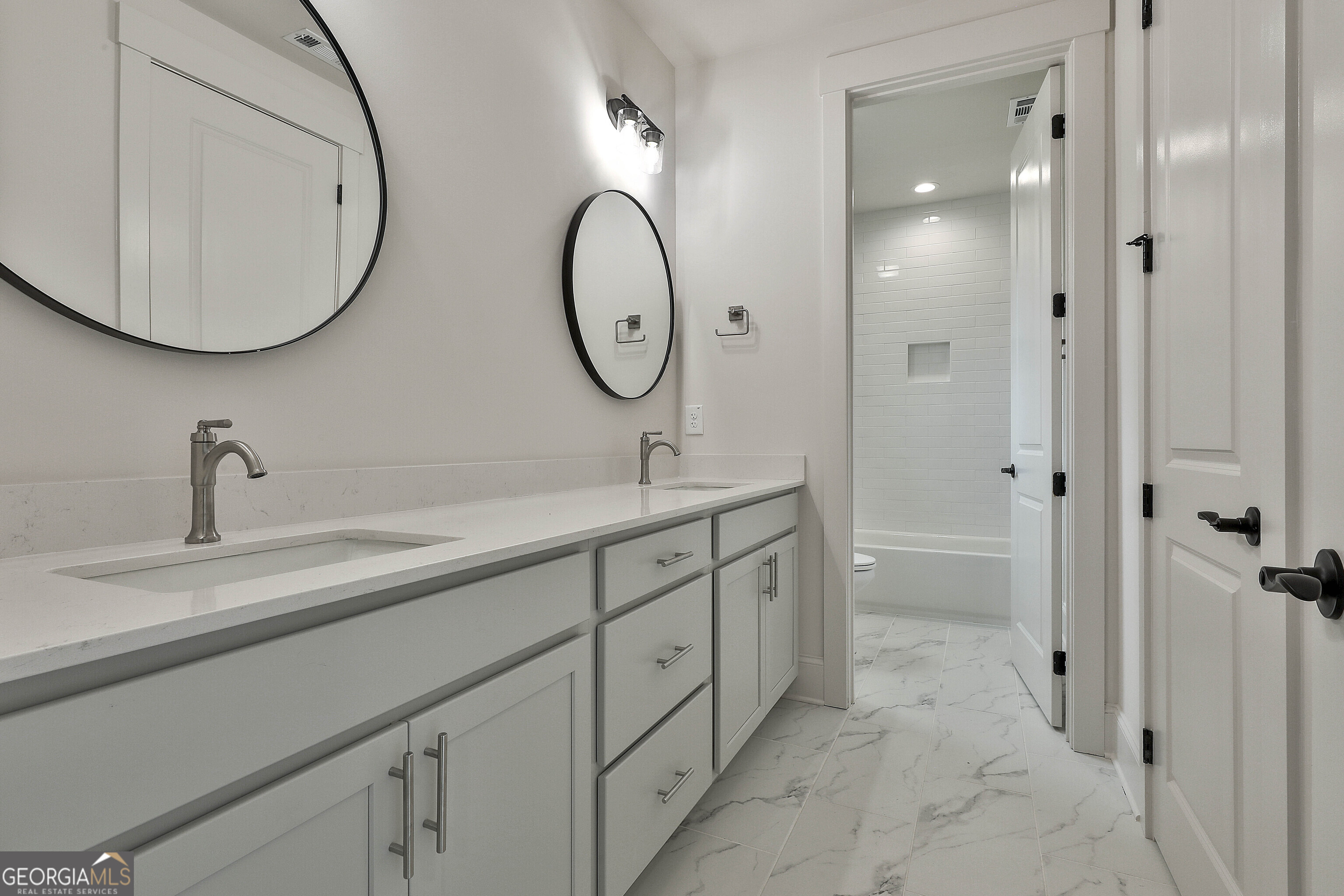 Fayetteville, Georgia 30215, United States, 4 Bedrooms Bedrooms, ,4 BathroomsBathrooms,Residential,Active,230462