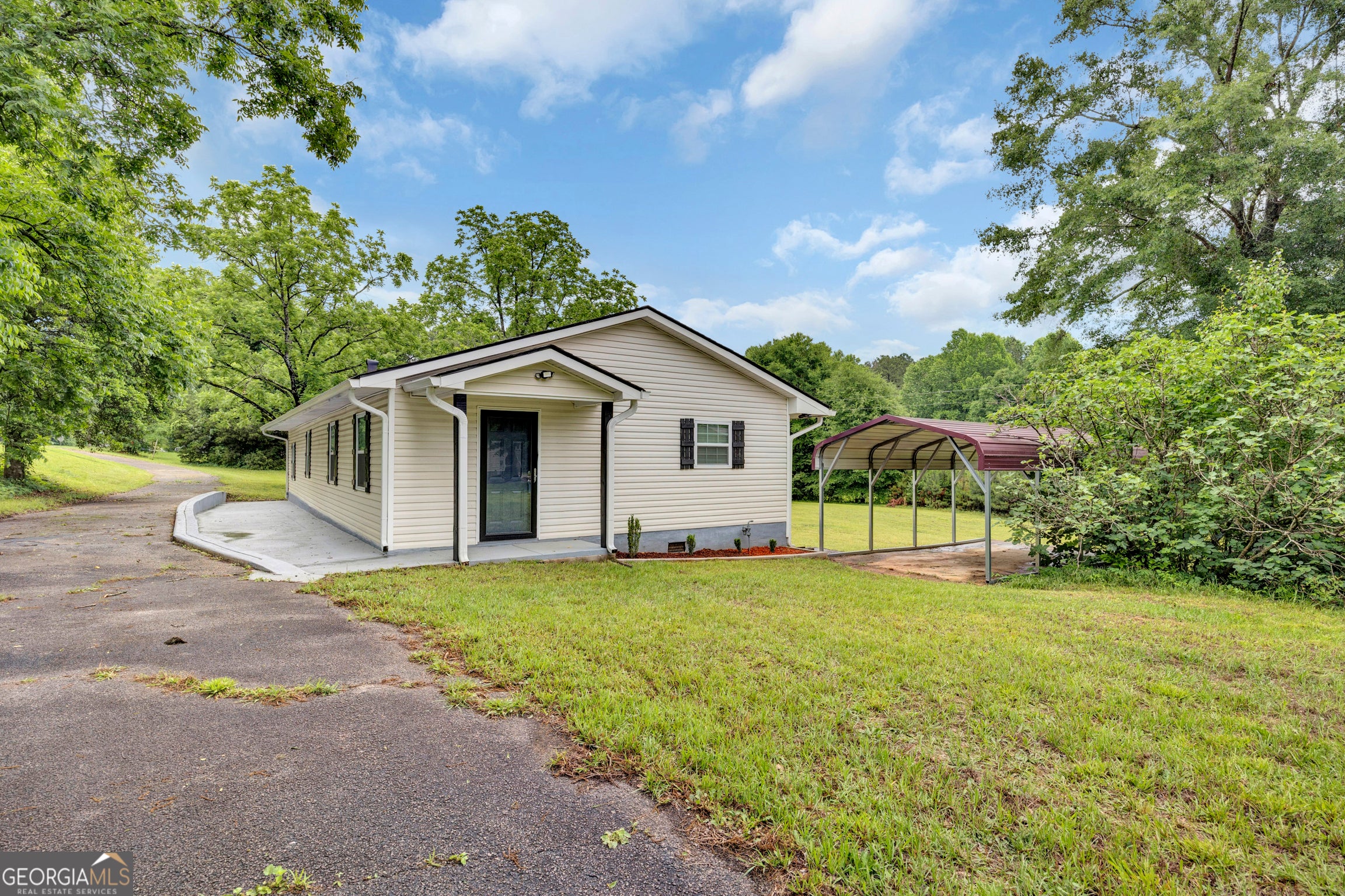 1198 E Atlanta RD
