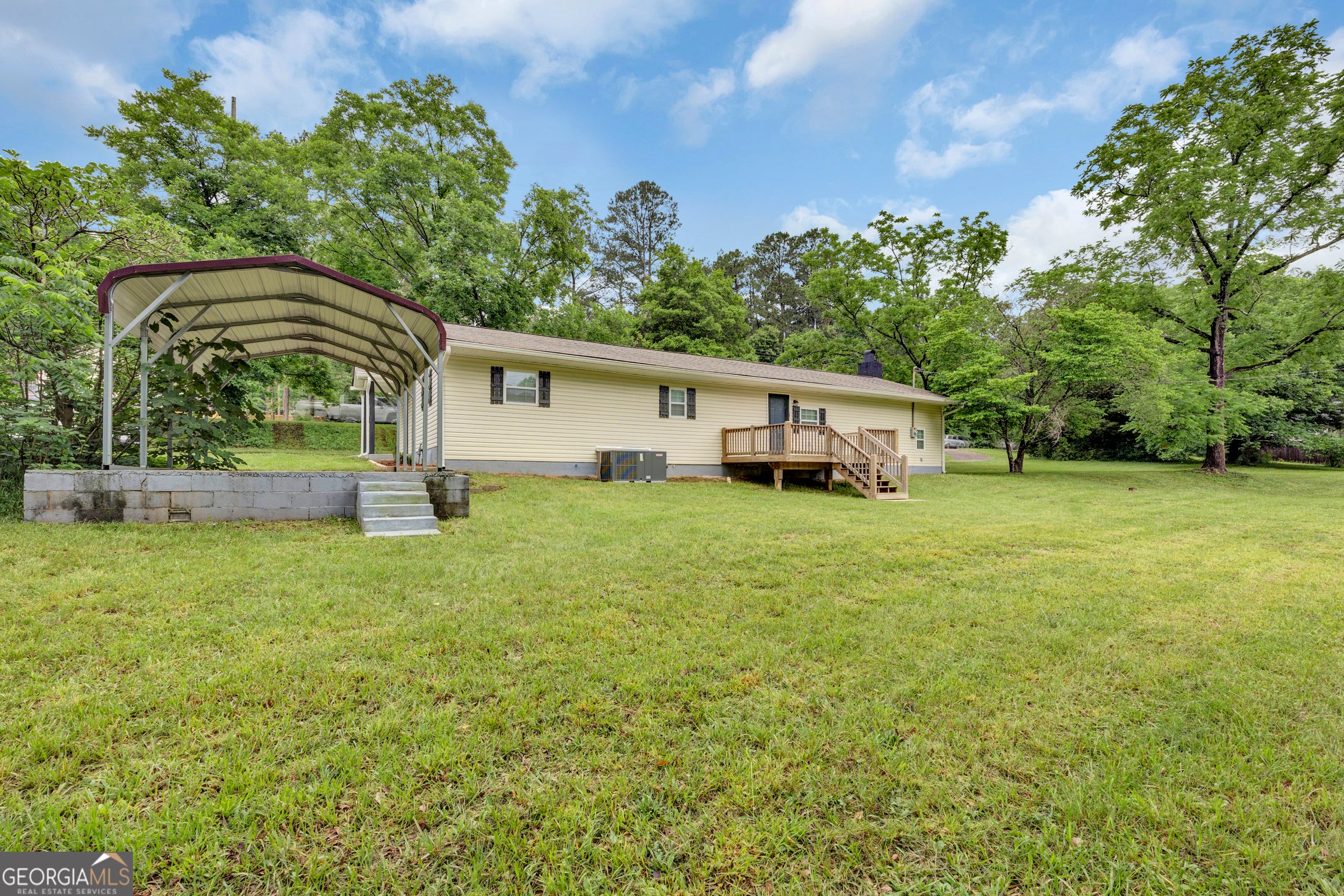 1198 E Atlanta RD