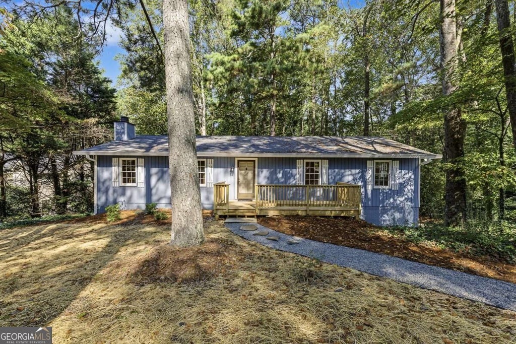 Photo of 1887 Beaver Dam Lane NE, Marietta, GA 30062 (MLS # 10869388)