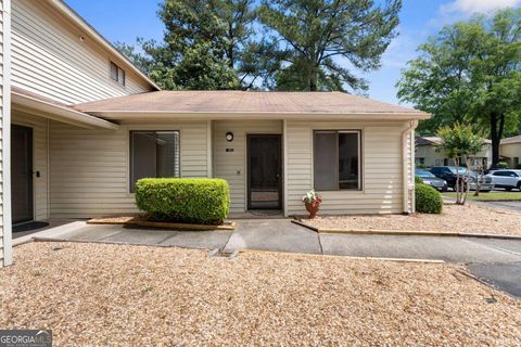 1104 Country CT Lawrenceville GA 30044