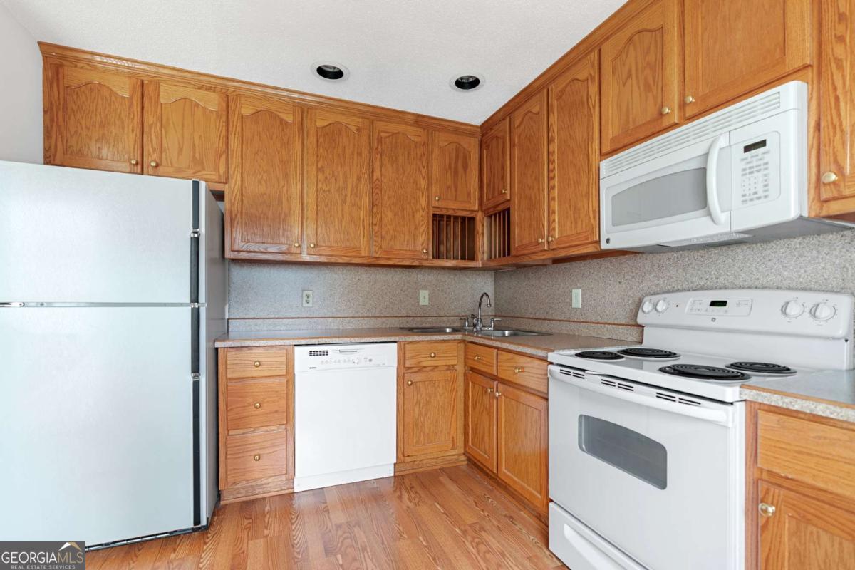1104 Country CT