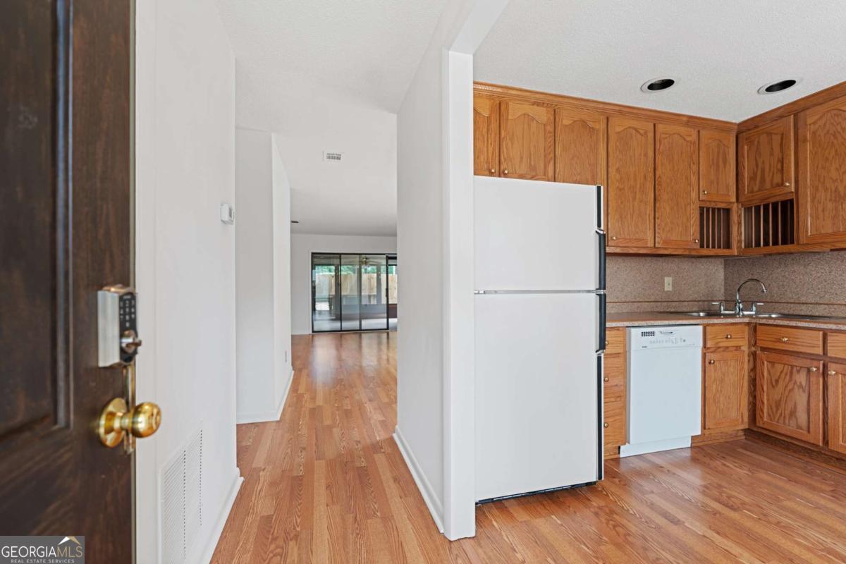 1104 Country CT